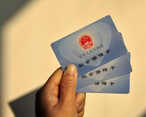 退休人员恭喜，人社部给出明确答复，2021年养老金还有好消息
