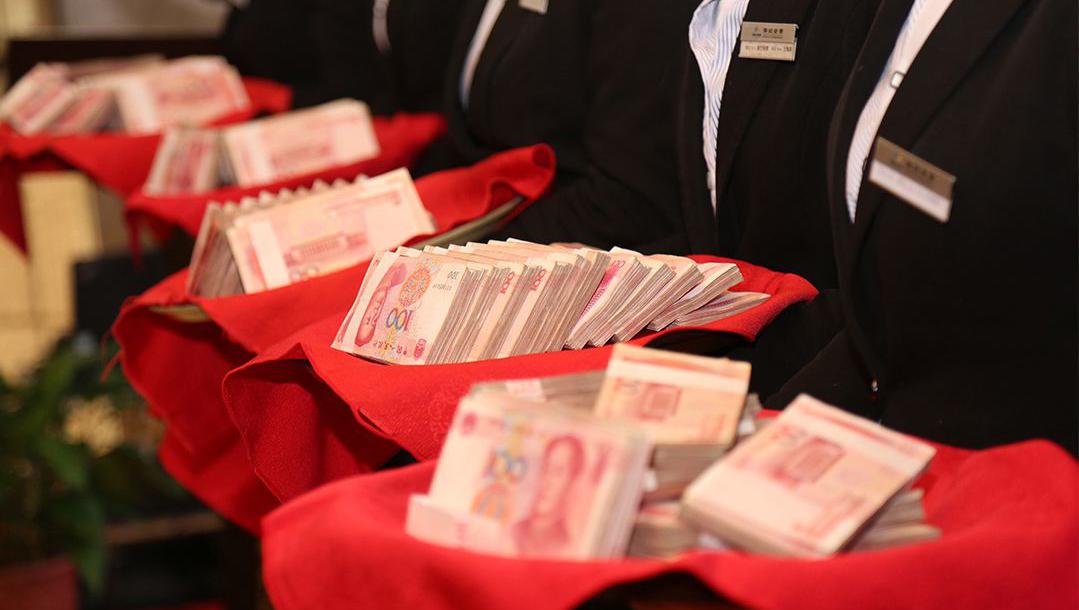 今年发放年终奖超过去年表预提数，能补进成本吗，会计上如何处理